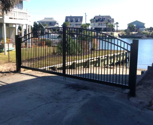 Brookhaven Arched Smooth Top Driveway Gate