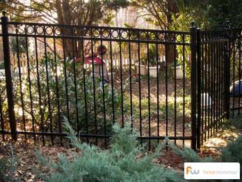 Beautiful aluminum fence installers in Altamonte Springs, FL